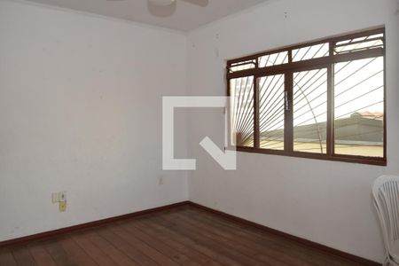 Sala de casa para alugar com 2 quartos, 250m² em Jardim Pinheirinho, Embu das Artes