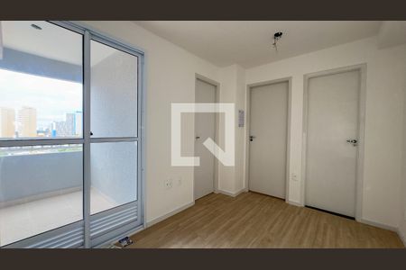 Sala e Cozinha de apartamento à venda com 2 quartos, 31m² em Vila Plana, São Paulo