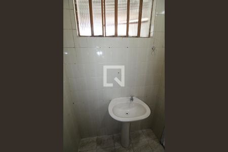 Banheiro da Suíte 1 de casa para alugar com 2 quartos, 60m² em Monte Castelo, São José dos Campos