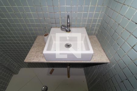 Banheiro de casa para alugar com 1 quarto, 45m² em Jardim Guairaca, São Paulo