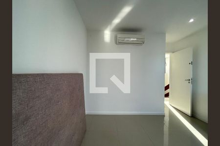 Quarto 2 de casa de condomínio para alugar com 3 quartos, 190m² em Campeche, Florianópolis
