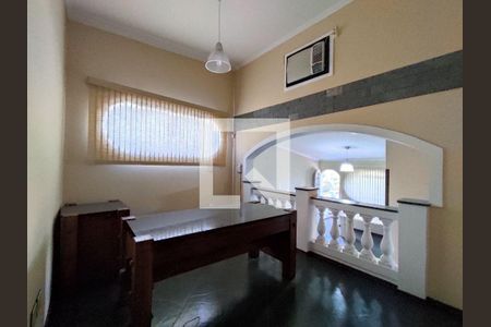 Casa à venda com 5 quartos, 210m² em Jardim Peri Peri, São Paulo
