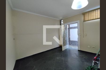 Casa à venda com 5 quartos, 210m² em Jardim Peri Peri, São Paulo