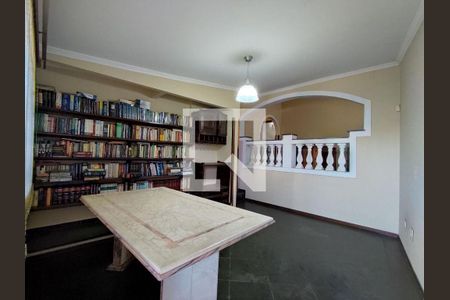 Casa à venda com 5 quartos, 210m² em Jardim Peri Peri, São Paulo