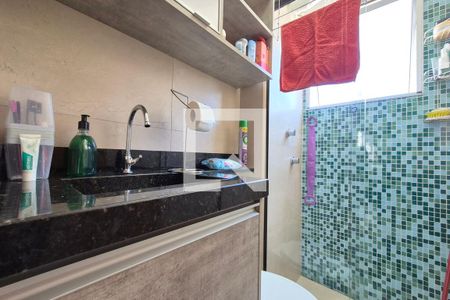Banheiro de apartamento à venda com 2 quartos, 45m² em Jardim Anton Von Zuben, Campinas