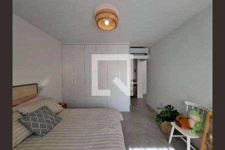 Suíte  de apartamento à venda com 2 quartos, 67m² em Cosme Velho, Rio de Janeiro