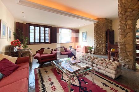 Sala de casa à venda com 5 quartos, 520m² em São Pedro, Belo Horizonte