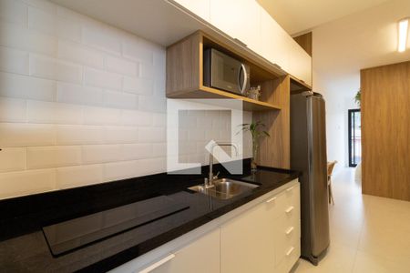 Cozinha de apartamento para alugar com 1 quarto, 25m² em Jardim Bonfiglioli, São Paulo