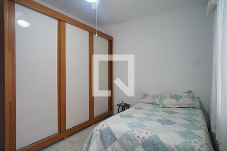 Quarto 2 de casa à venda com 3 quartos, 300m² em Sarandi, Porto Alegre