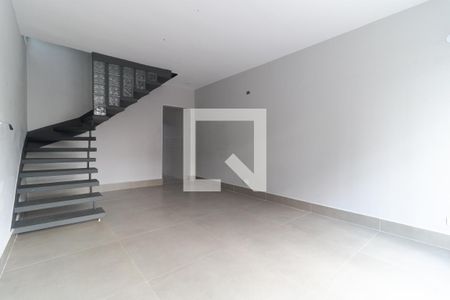 Sala de casa para alugar com 2 quartos, 140m² em Vila Gumercindo, São Paulo