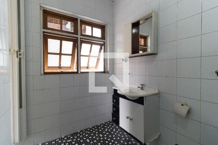 Banheiro da Suíte de casa para alugar com 1 quarto, 130m² em Vila Gumercindo, São Paulo