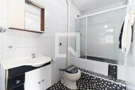 Banheiro da Suíte de casa para alugar com 1 quarto, 130m² em Vila Gumercindo, São Paulo