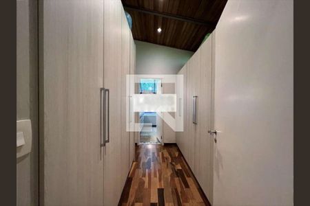 Casa à venda com 5 quartos, 382m² em Chácaras do Peroba, Barueri