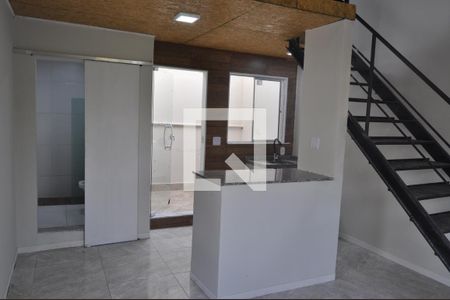 Sala/cozinha  de casa de condomínio para alugar com 1 quarto, 35m² em Méier, Rio de Janeiro