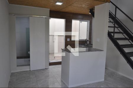Sala/cozinha  de casa de condomínio para alugar com 1 quarto, 35m² em Méier, Rio de Janeiro