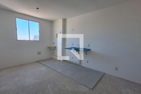 Sala/Cozinha de apartamento à venda com 1 quarto, 32m² em Parque das Nações, Santo André