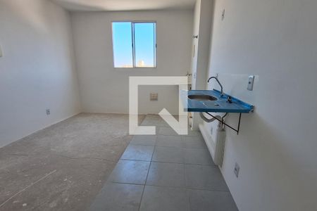 Sala/Cozinha de apartamento à venda com 1 quarto, 32m² em Parque das Nações, Santo André