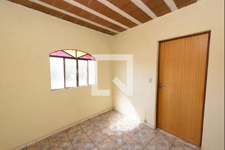 Quarto 1 de casa para alugar com 2 quartos, 80m² em Califórnia, Belo Horizonte