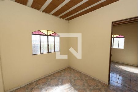 Sala de casa para alugar com 2 quartos, 80m² em Califórnia, Belo Horizonte