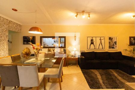 Sala de casa à venda com 3 quartos, 125m² em Jardim Rosa Maria, São Paulo
