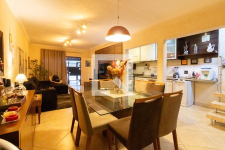 Sala de casa à venda com 3 quartos, 125m² em Jardim Rosa Maria, São Paulo