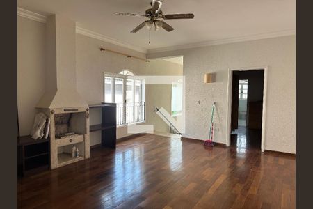 Sala intima de casa de condomínio à venda com 4 quartos, 411m² em Residencial 18 do Forte, Santana de Parnaíba