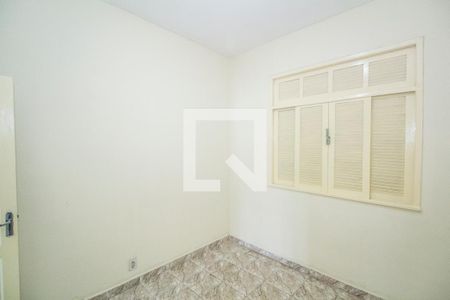 Quarto 1 de casa para alugar com 2 quartos, 62m² em Marechal Hermes, Rio de Janeiro