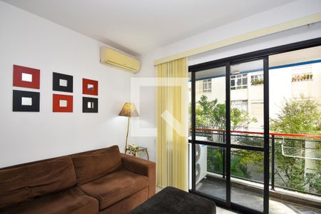 sala de estar de apartamento para alugar com 1 quarto, 41m² em Pinheiros, São Paulo