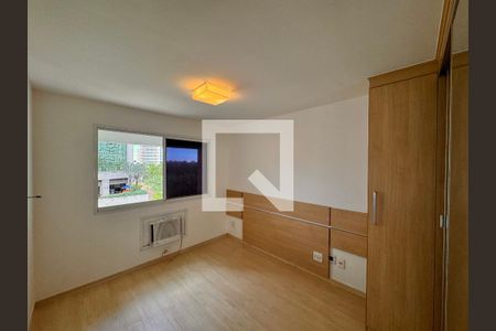 Suíte de apartamento para alugar com 2 quartos, 74m² em Barra da Tijuca, Rio de Janeiro