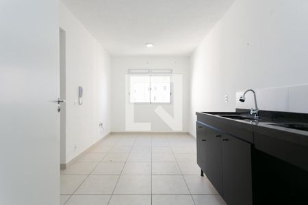 Sala / Cozinha  de apartamento para alugar com 2 quartos, 32m² em Colônia (zona Leste), São Paulo