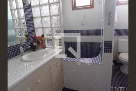 Casa à venda com 3 quartos, 300m² em Vila Dalva, São Paulo
