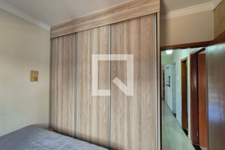 Quarto 2  de casa para alugar com 3 quartos, 243m² em Jardim dos Oliveiras, Campinas