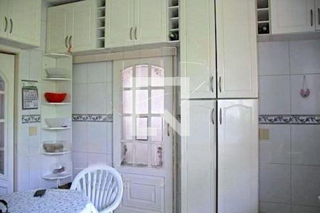 Casa à venda com 4 quartos, 357m² em Bela Aliança, São Paulo