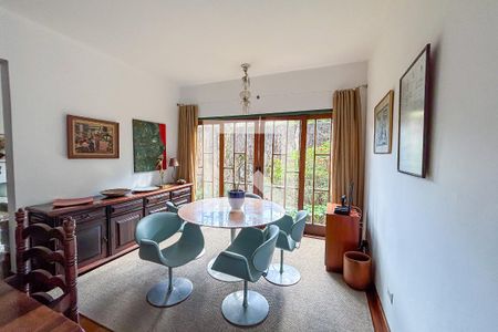 Casa à venda com 4 quartos, 455m² em Sumaré, São Paulo
