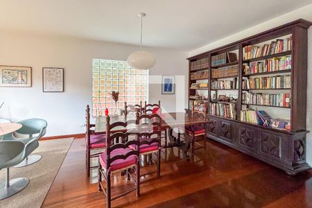 Casa à venda com 4 quartos, 455m² em Sumaré, São Paulo