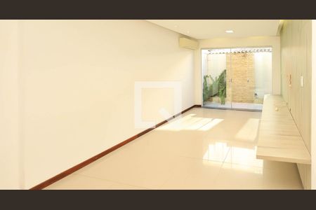 Casa de Condomínio para alugar com 3 quartos, 300m² em Stella Maris, Salvador