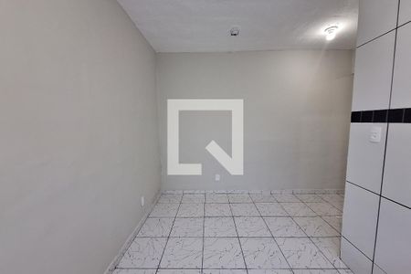 Sala/Cozinha de kitnet/studio para alugar com 1 quarto, 30m² em Parque Independencia, Duque de Caxias
