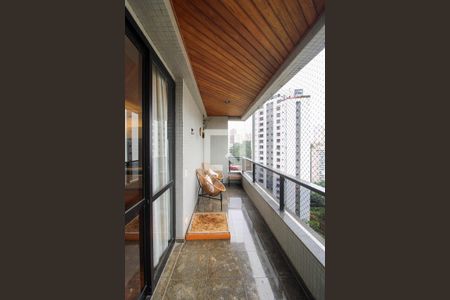 Varanda  de apartamento à venda com 3 quartos, 210m² em Morumbi, São Paulo