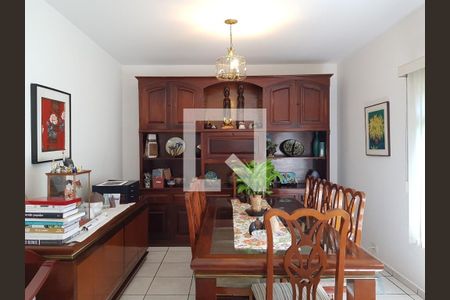 Casa à venda com 3 quartos, 180m² em Vila Tiradentes, São Paulo