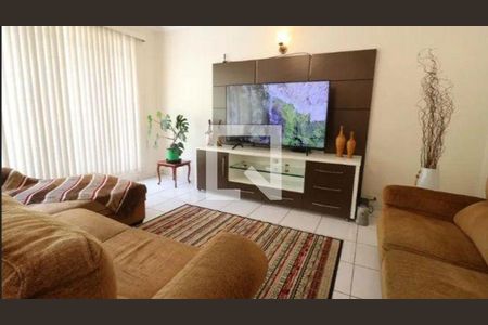 Casa à venda com 4 quartos, 200m² em Jardim Peri Peri, São Paulo
