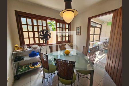 Casa à venda com 3 quartos, 199m² em Jardim das Vertentes, São Paulo