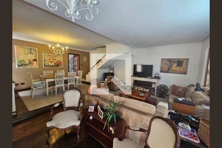 Casa à venda com 3 quartos, 199m² em Jardim das Vertentes, São Paulo