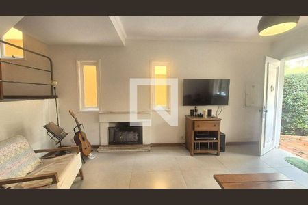 Casa à venda com 3 quartos, 150m² em Jardim Lucia, São Paulo