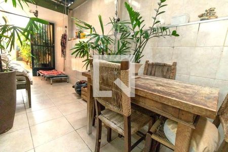 Casa à venda com 4 quartos, 250m² em Butantã, São Paulo