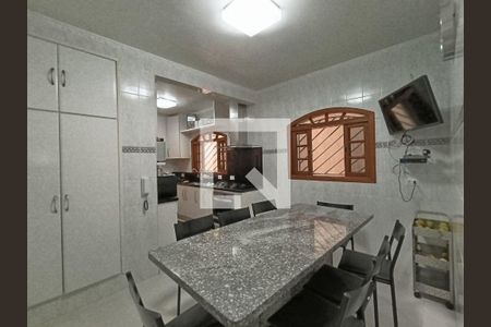 Casa à venda com 3 quartos, 174m² em Parque Ipe, São Paulo