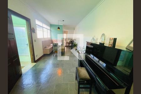 Casa à venda com 3 quartos, 230m² em Vila Indiana, São Paulo