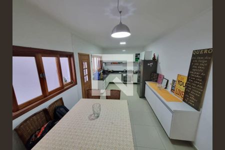 Casa à venda com 3 quartos, 180m² em Jardim Olympia, São Paulo