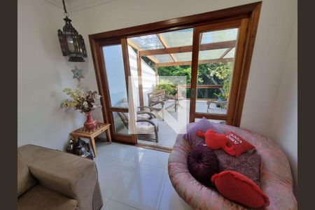 Casa à venda com 3 quartos, 180m² em Jardim Olympia, São Paulo