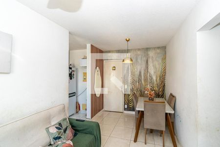 Sala de apartamento para alugar com 2 quartos, 55m² em Parada de Lucas, Rio de Janeiro