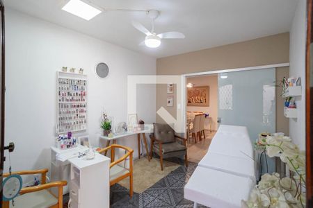 Sala de casa à venda com 4 quartos, 360m² em Serrano, Belo Horizonte